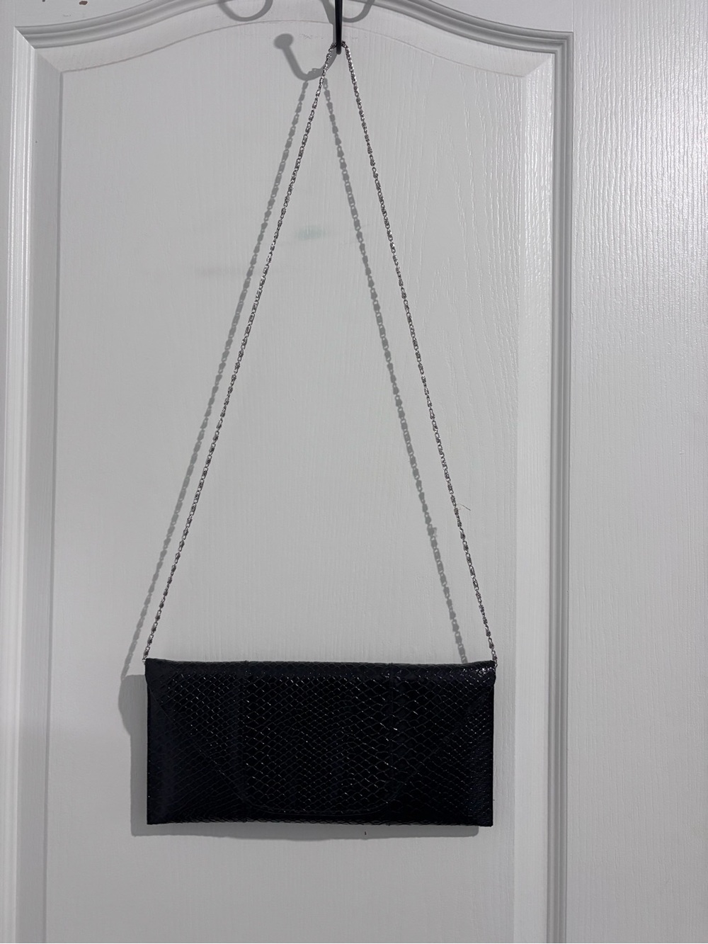 Classic Black Snake-Texture Chain Clutch